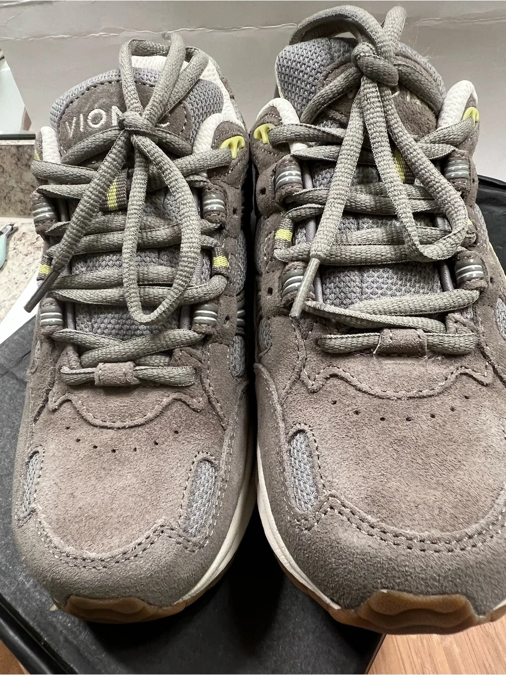 Vionic Women’s 23 Walk Gray Suede  Lace-Up Sneakers with Gum Outsole Size 5 New